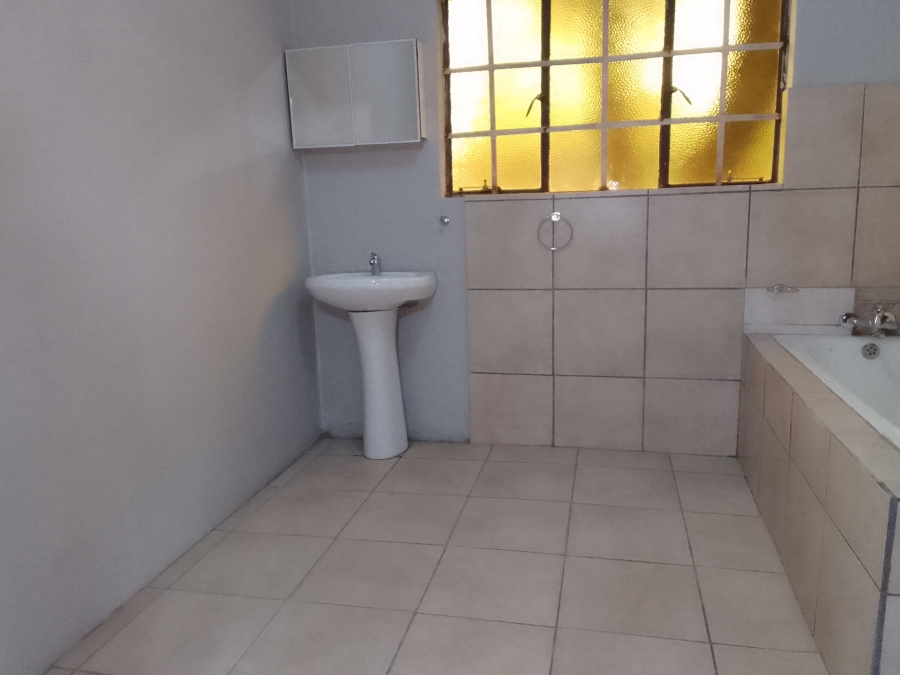 To Let 3 Bedroom Property for Rent in Geelhoutpark North West